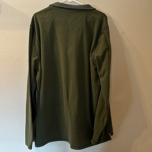 L.L Bean quarter button down size is missing fits like a XL - Picture 5 of 5